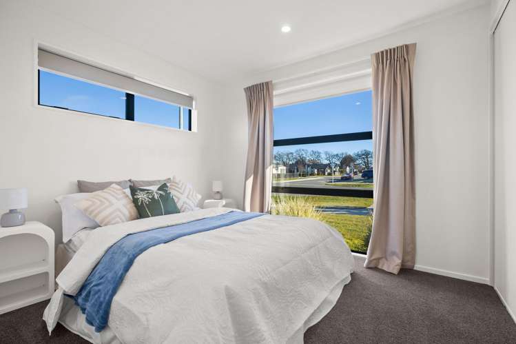 1 Woodford Avenue Woodend_14