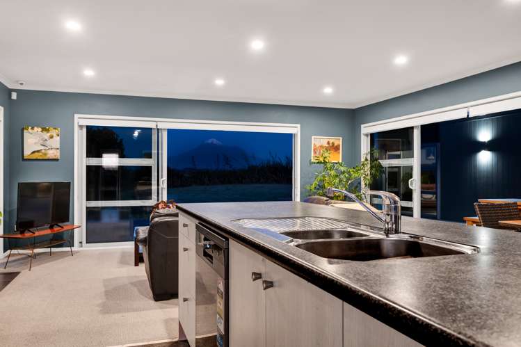 265 Tai Road Opunake_5