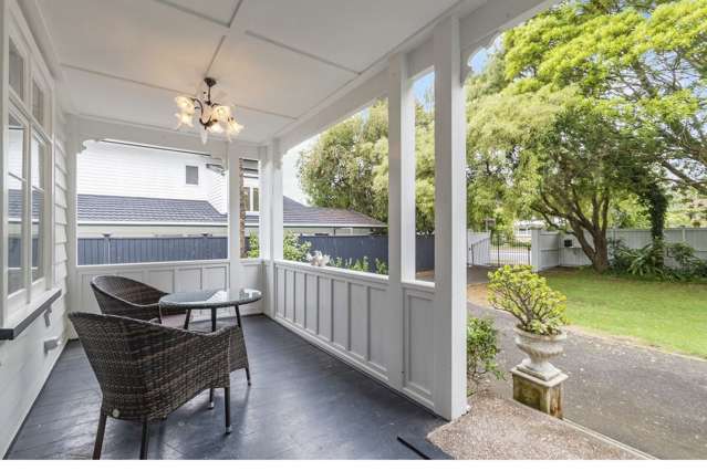 57 Beach Road Pahurehure_1