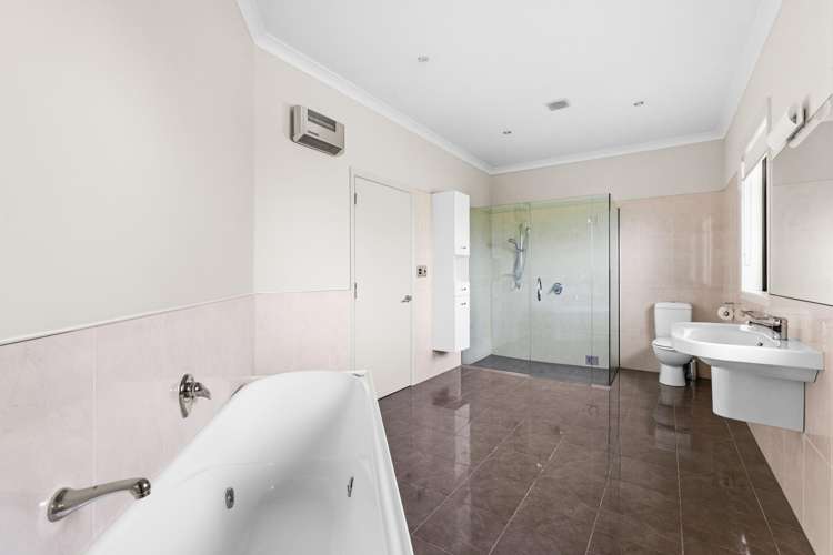 566 Lyndhurst Road Frimley_13
