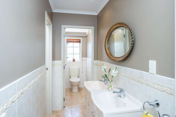 60 Cowley Drive Leamington_32