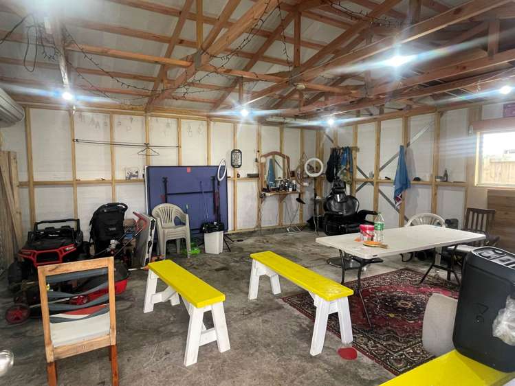 74 McLeod Road Te Atatu South_15