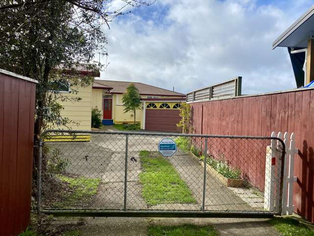 7 Exeter Crescent Takaro_1