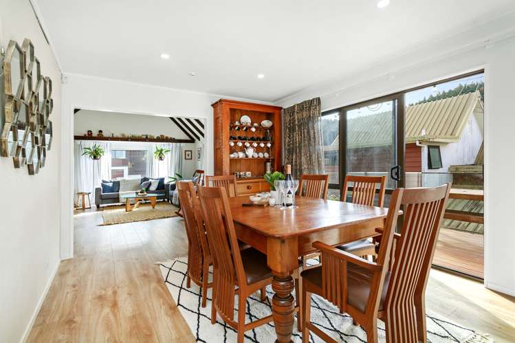 6 Duval Grove Tawa_7