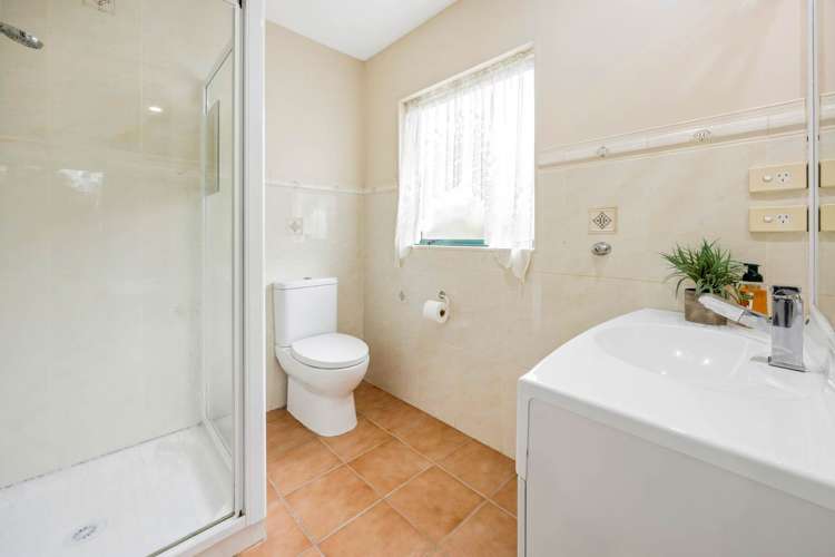 1a Roberts Road Te Atatu South_9