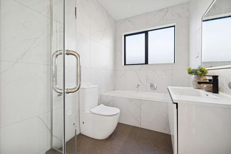 5 Byron Drury Way Riverhead_11