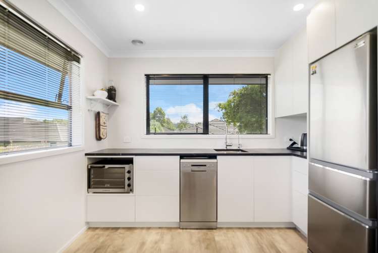 11 Munford Lane Riverhead_19