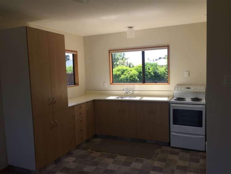 2 School Lane Kirwee_3