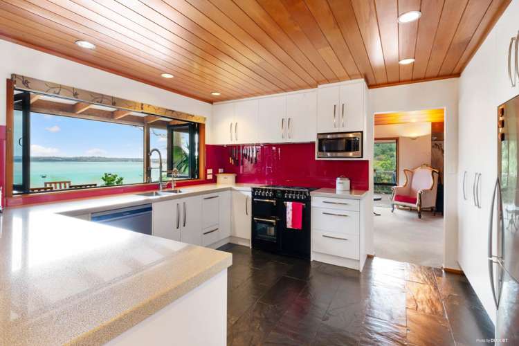 7 Poaka Place Beach Haven_13