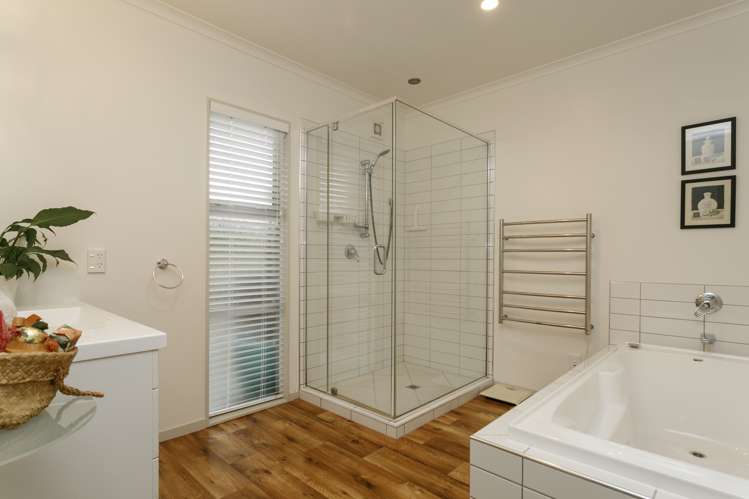 5 Magnolia Rise Waipahihi_20