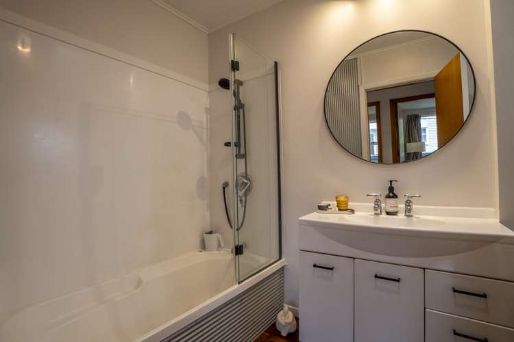 32 Davidson Crescent Tawa_11