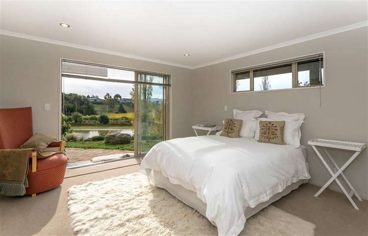 16 Lake View Place Fairhall_17