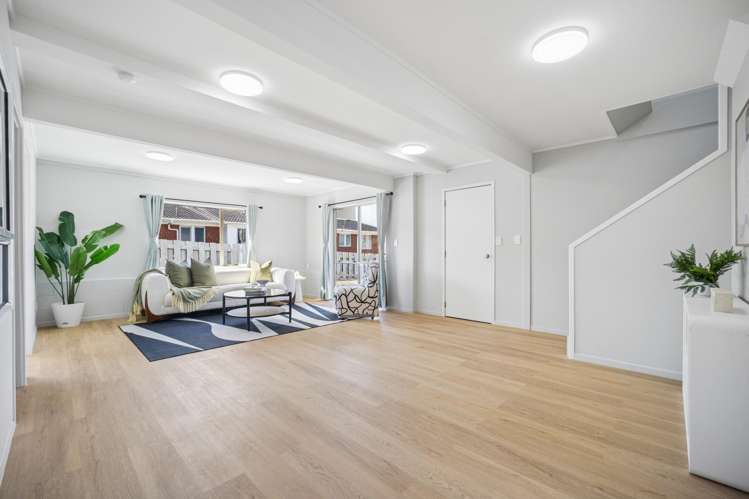 60 Titirangi Road New Lynn_16