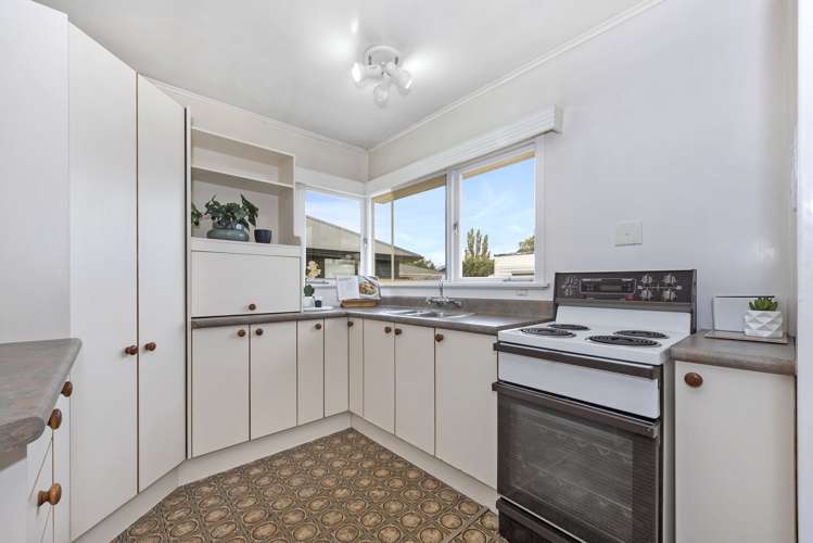 19 Tudor Crescent Chedworth_6