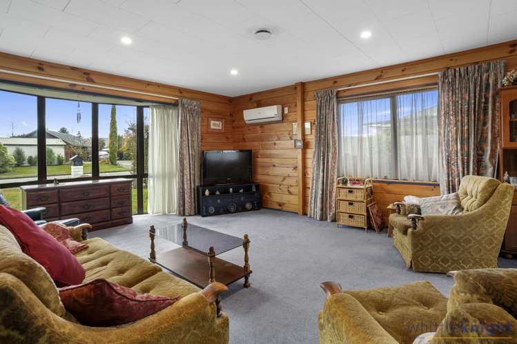 5 Devon Crescent Darfield_6