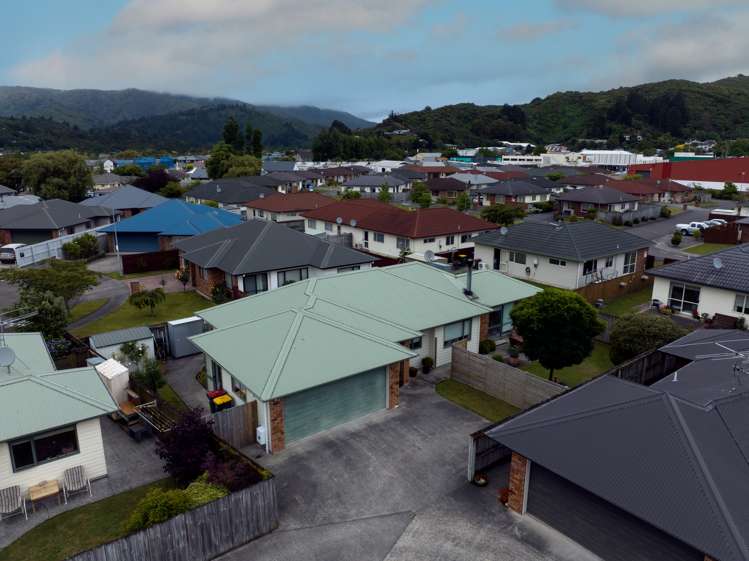 8 Woodland Grove Wainuiomata_23