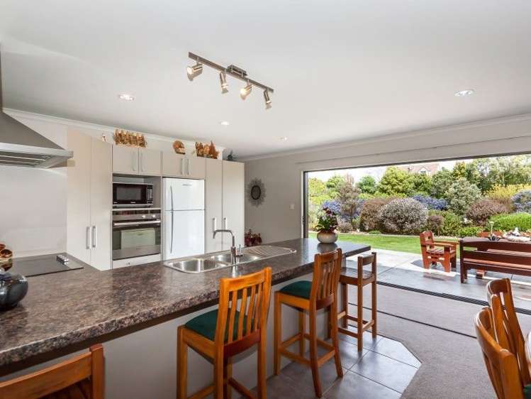 17 Cemetery Road Sanson_10