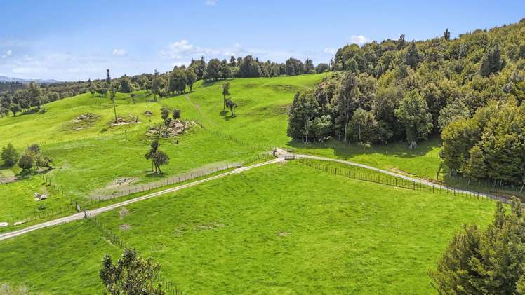 714 Te Waerenga Road, Lots 2 & 3_4