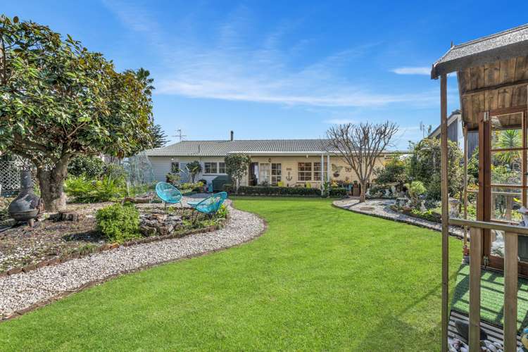 11 Fratley Avenue Farm Cove_8