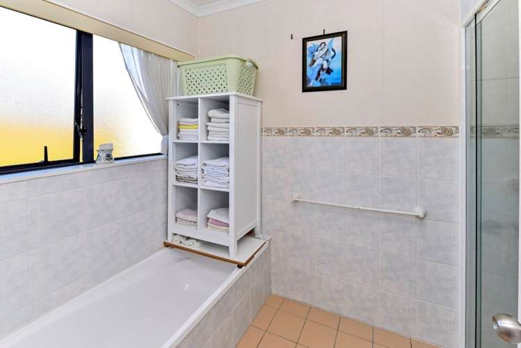 6 Tington Avenue Wattle Downs_14