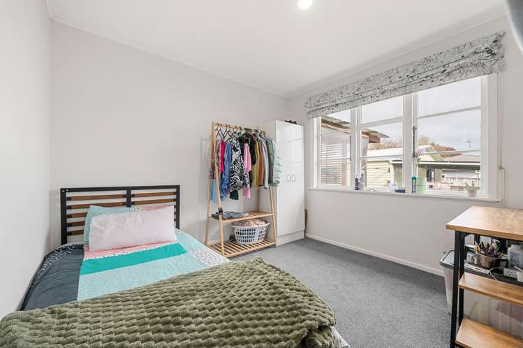 9 Richan Street Glenview_11
