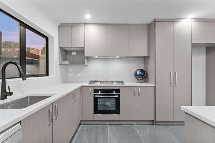 2B Palmgreen Court Stanmore Bay_8