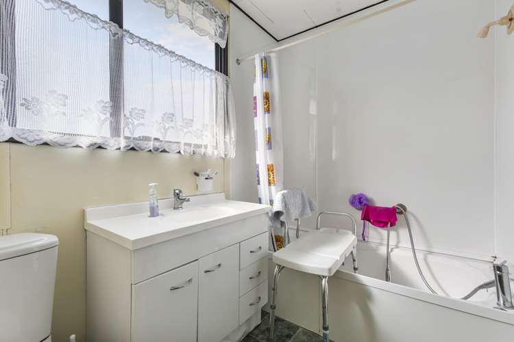 2/80 Parrs Cross Road Henderson_7