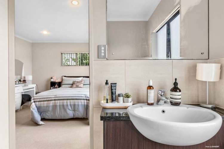 123 Baverstock Road Flat Bush_10