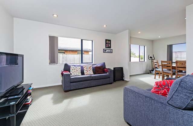 14 Riverglade Parkway Te Atatu South_1