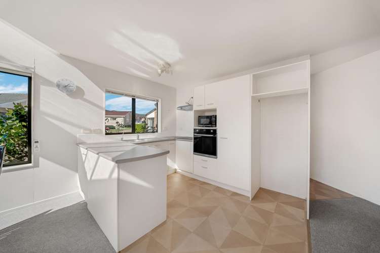 10/169 Sturges Road Henderson_7