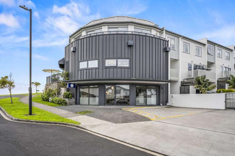 1 Arbors Track Silverdale_1