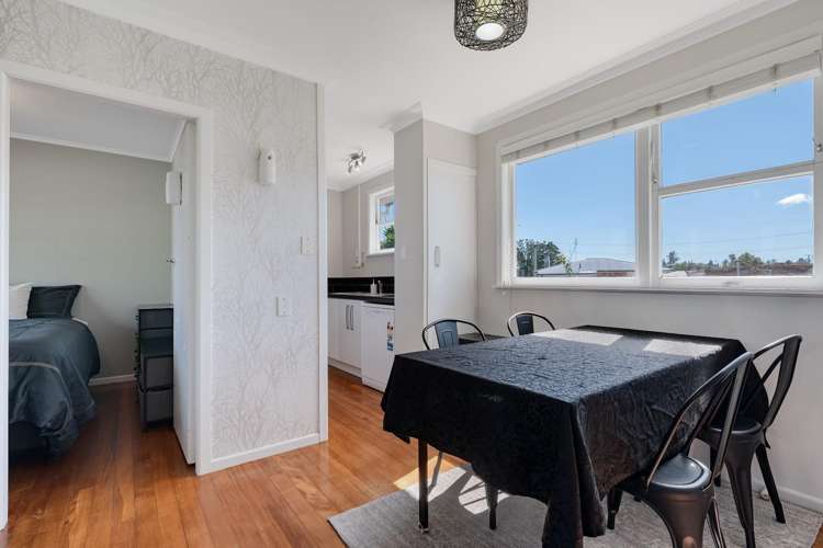 2/71 Emmett Street Greerton_2