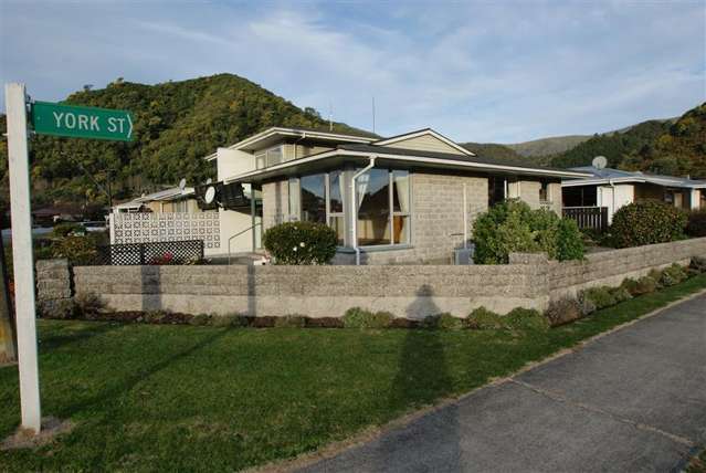 20a Nelson Square Picton_1