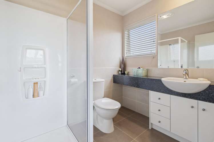 54 Aberdeen Crescent Wattle Downs_19