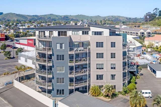 9/90 Customhouse Street Gisborne_3