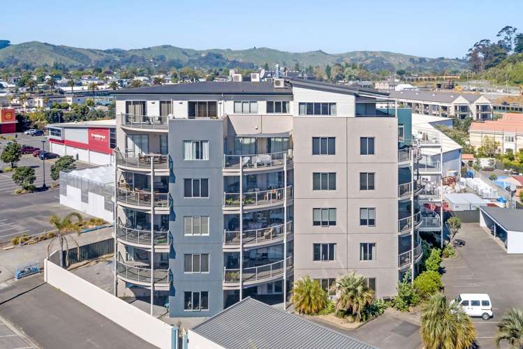 9/90 Customhouse Street Gisborne_3