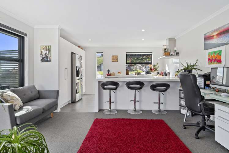 8 Antrim Glade Welcome Bay_5