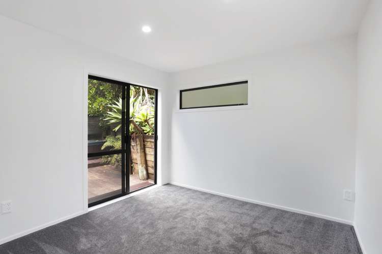 19 Warner Park Avenue Laingholm_10