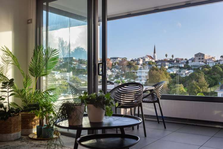 Apt 4F, 36 College Hill_0