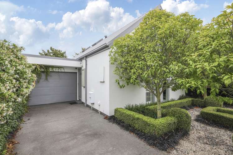 15 Famille Close Yaldhurst_23