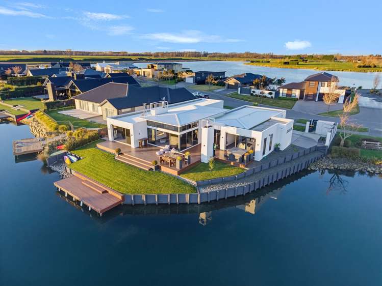 7 Waterton Point Huntingdon_32