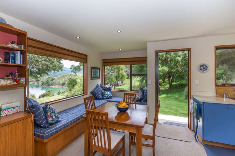 6528 Christchurch Akaroa Road Takamatua_20