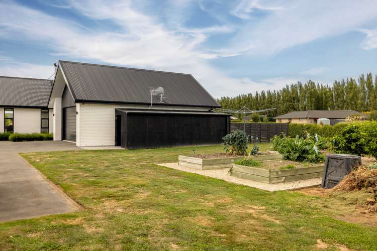 5 Evergreen Drive Woodend_31