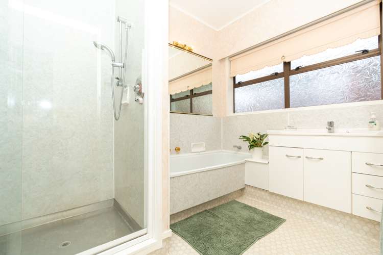 51 Resthill Crescent Glenview_28