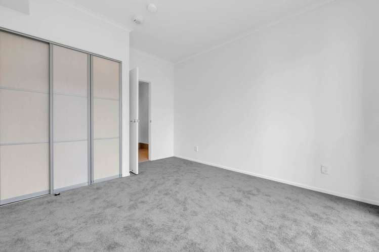 22/11 Carlos Drive Flat Bush_18