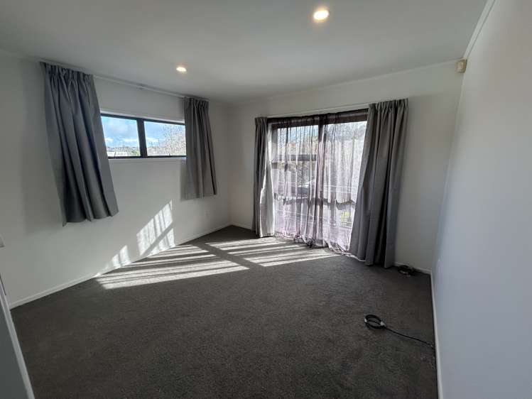 9 Orinda Close Botany Downs_10
