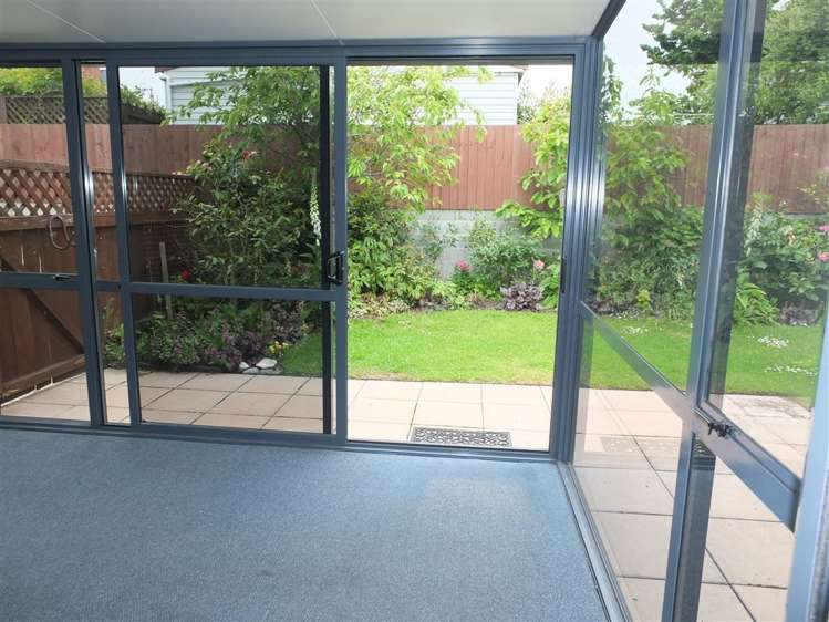 2/33 York Street Seaview_12