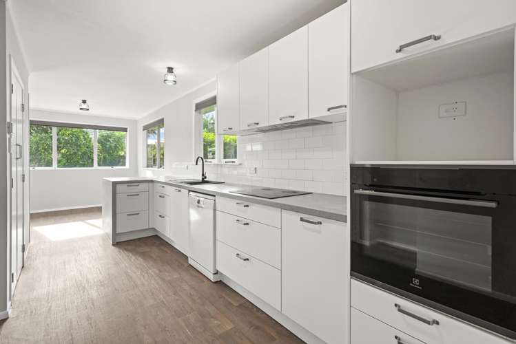 60 Kingswood Road Brookfield_4