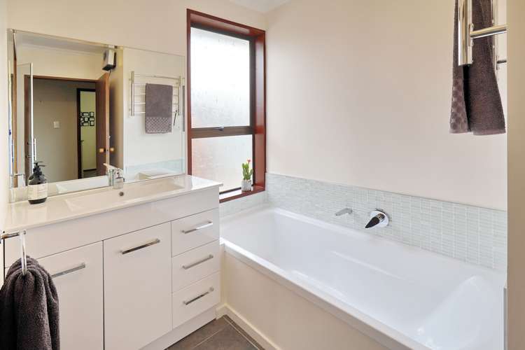 9 Bowie Drive Woodend_11