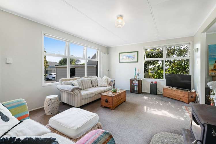 6 Karaka Street Helensville_12